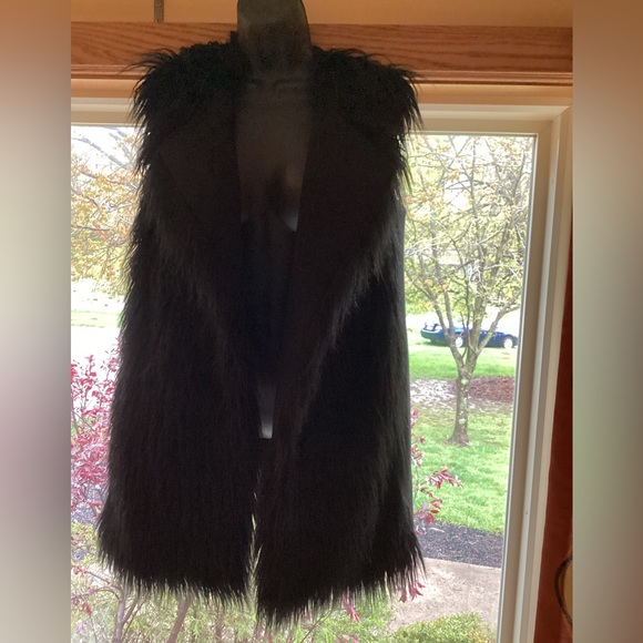 THEORY JET BLACK FAUX FUR LONG HAIR SHAG JACKET VEST SZ. PETITE (00-0) - Picture 10 of 15